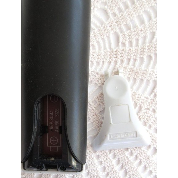 Lot Of 7 Remote Controls DIRECTV Samsung Sharp Clean No Batteries Untested - Picture 14 of 15